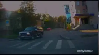 Там знак висит уступи дорогу!