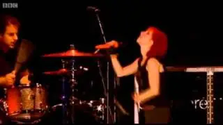 Paramore -- Let The Flames Begin (Live In England.)