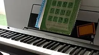 tocando piano en directo