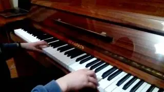 Моя сестра играет Хатико на пианино