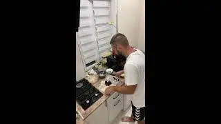 Готовим ОНИГИРИ с аниме тян! За лайк делаю сигму !! #shorts #cooking #japan