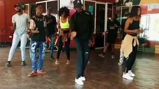 kizz Daniel - showa ( official dance class video) #afro #choreography #dance #class #busyBgym
