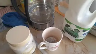 Making a cup of tea 🍵 with milk 🥛& sugar ASMR