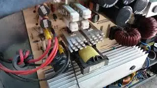 Cum arata in interior un UPS pe 96 v ?