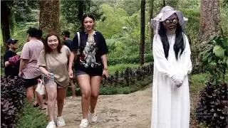 Thought to be a beautiful girl, turned out to be a kuntilanak ghost || Funny video prank