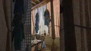Внутри кафе "Мирза-боши", Хива, Узбекистан. Inside Mirza-Boshi cafe, Khiva, Uzbekistan.