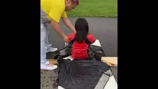 Автомобиль ГАИ переехал через девушку.