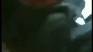 tekerlekli sandalyeden düşen adam