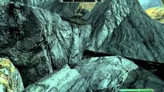 Skyrim GLITCH. Secret chest under Skyforge. Fall through the floor of Whiterun!