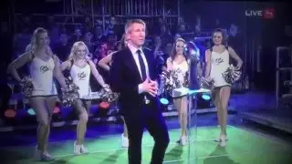 NFL Show Cheerleader