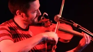 Mike Dennis - Men With Guns (live)