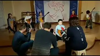 Азамат Дзгоев даёт интервью для телеканала Иристон ТВ.