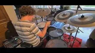 Drumming along a housy latin funk vocal (HQ audio)