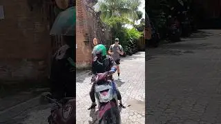 🛵 BALI : Central Ubud to Neka Art Museum! 