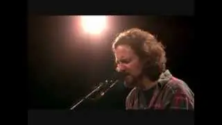 Eddie Vedder - Blackbird - Track 26 DVD Water on the Road