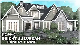 BLOXBURG: Suburban Family Home Speedbuild | Roblox House Build