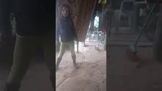Menina de nove anos dançando só quer vrau
