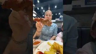 Учу брата есть мясо по корейски 