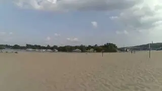 Нудистский пляж возле Труханова моста в Киеве сдалека