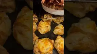 Слоенное тесто 3 вида сыра , и нуттела