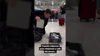 Viajar para relajarnos… #vacation #airport #humor #funny #comico #familia