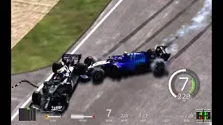 Le Mans Nicholas Latifi batida na primeira volta da corrida