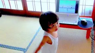 【赤ちゃん☆こなつ】 おもしろ動画　はじめてのラジオ体操♪　 a baby does gymnastics