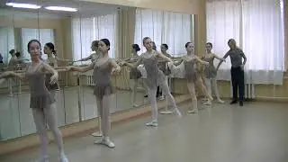 2. Открытый урок с учащимися хореографического училища. Преподаватель Мочалина Ирина Борисовна