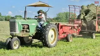 OLIVER 770 Tractor Baling Hay