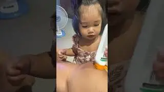 Meron na kami taga-apply ng lotion😂