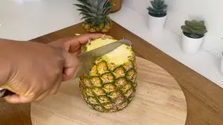 Stop Cutting Pineapple the Wrong Way! How to Cut a Pineapple in 1 Minute!