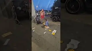 DINKO OT QMBOL IZOBLICHAVA PROSQK