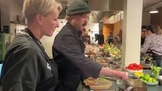 Søs making Indian cuisine