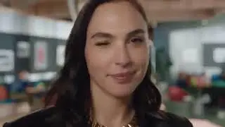 Gal Gadot y Arnold Schwarzenegger hacen un café lleno de acción - Netflix