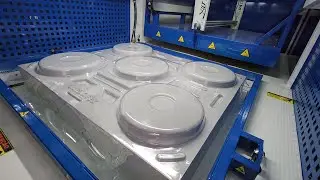 MOLDAGEM DE BANDEJAS DE TRANSPORTE(MÁQUINA TITAN-1500 ALTMATEX)