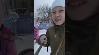Пришла на леденые скульптуры и горки