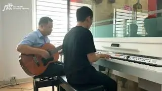 Song tấu Guitar vs Piano trước giờ lên lớp.