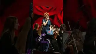 Бессменная ведущая концертов эстрадного оркестра - Гульмира Купреева.