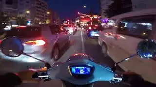 Sen anca 50 cc motosiklet binersin...