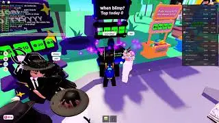 Donating my friend 200 robux