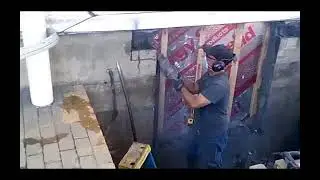 Окно прорубить ... в бетоне