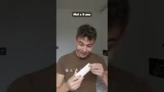 Un enfant reçoit un Nouveau Téléphone Avant vs Maintenant