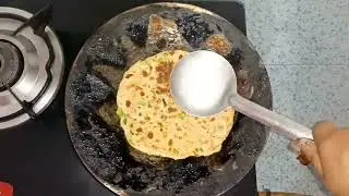 आटा और सब्जियों को मिलाकर बनाए बहुत ही हेल्थी पराठा जिससे पेट भरेगा पर मन नहीं#Mix veg paratha