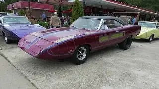 1970 Plymouth Road Runner Superbird Hemi