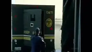 Флеш против генерала Эйленга, и Айрес узнаёт что Бари флеш.