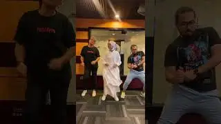 😂😂😂  Macam biasa, 2 orang belakang tu mesti paling over! Conty Short