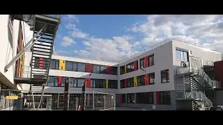 Das Gebäude D komplettiert den Schulkomplex der JCBS