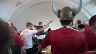 Датчане в метро