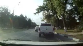 Объехать справа