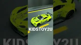 ASTON MARTIN Die-Cast 1:32 Scale